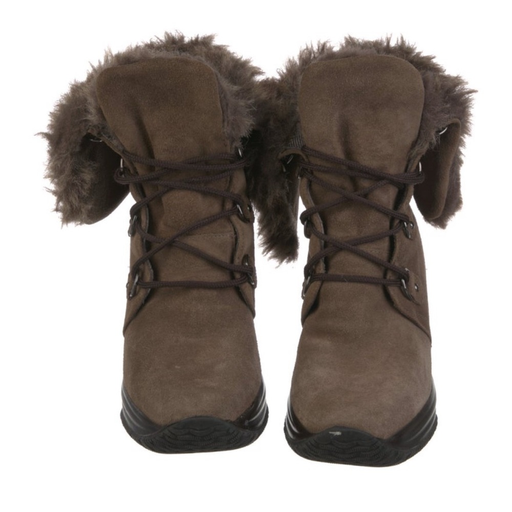 SOLD- AQUATALIA - EUC Suede Lace-up Boots, size 8